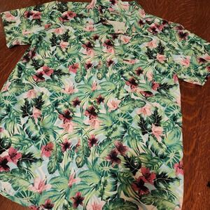 Banana Boat Floral SS Shirt Size XL Button Up SPF 50‎ Summer Time Vacation Fun